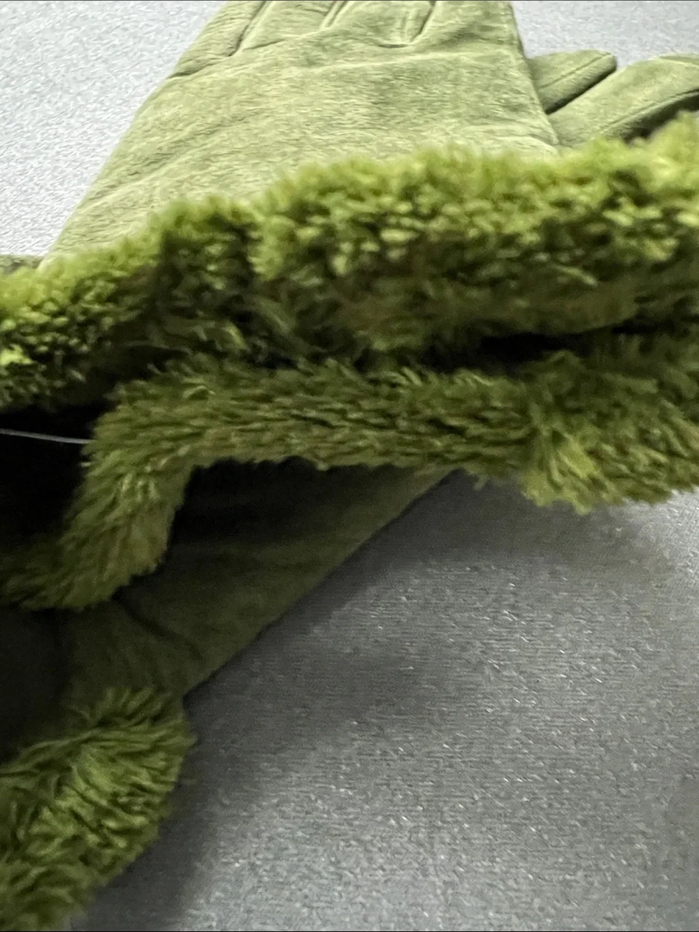 isotoner | Olive Green Suede Gloves with Plush Fringe Cuff #883J4 NWT Size M